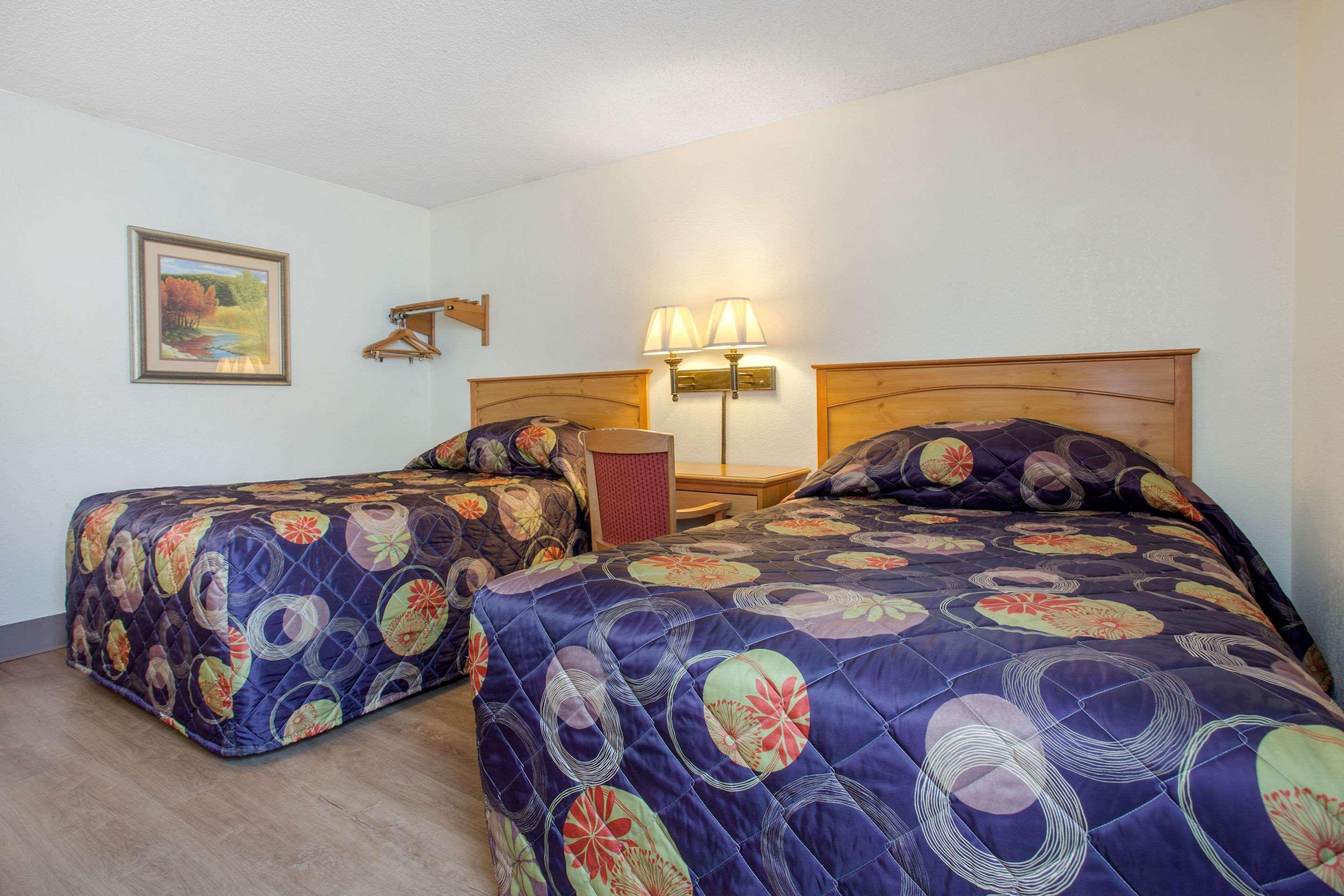 Rodeway Inn Эшвилл Экстерьер фото